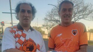 Asociación Rosarina de Fútbol. Víctor Amaya y Daniel Paolini, técnicos de los ascensos del 2000 y 2025, se reencontraron en el lugar donde nació El Torito. &nbsp;