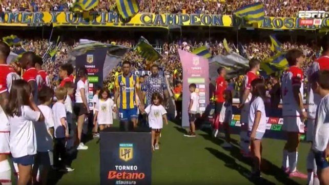 Estudiantes le dio la espalda a Central y recibió de frente el aplauso del hincha en el Gigante de Arroyito