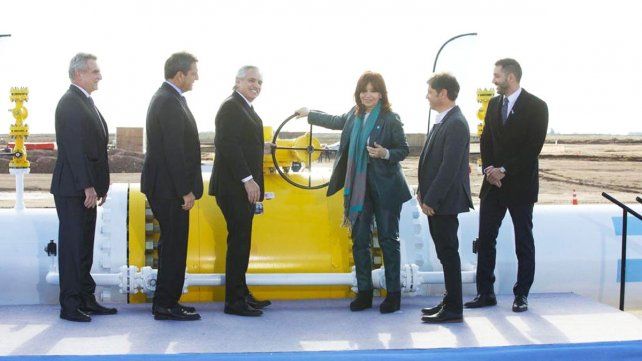 Alberto Fernández y Cristina Fernández abrieron la válvula del gasoducto Néstor Kirchner en Salliqueló.&nbsp;