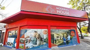 Caso Moderno House: la Justicia le prohibió salir del país a la principal imputada por estafas con viviendas prefabricadas