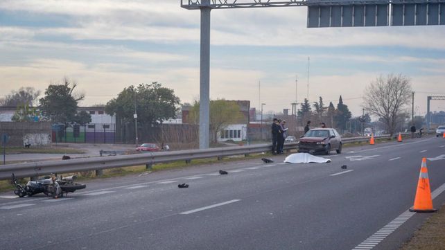 El motociclista murió en el acto tras ser arrollado por el camión.&nbsp;