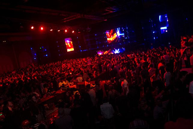 La fiesta se llevó a cabo la madrugada del 25 de mayo.