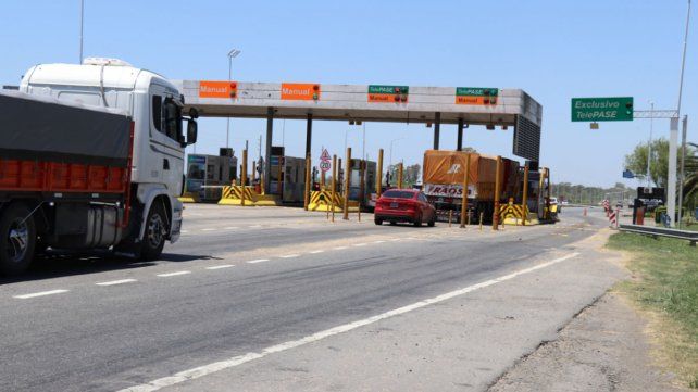 Barreras levantadas en la autopista Santa Fe - Rosario por una protesta de trabajadores de peajes