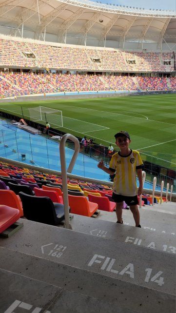 Los primeros hinchas canallas en el Madre de Ciudades.