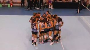 El festejo de las chicas de Sonder, en su muy buena victoria sobre San José en la Liga Argentina Femenina de Voleibol.