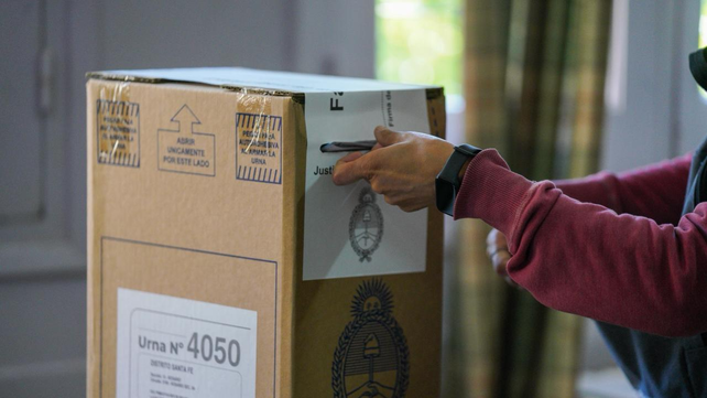 La participación del padrón electoral fue la más baja desde el retorno de la democracia. La participación del padrón electoral fue la más baja desde el retorno de la democracia.