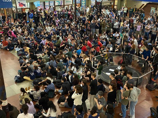 Facultades de Buenos Aires resolvieron tomas de entre 24 y 72 horas