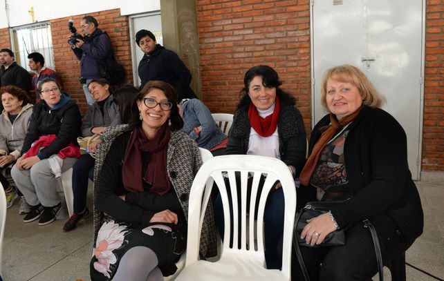 Las maestras de la escuela Las Heras. Hoy recordaron la cálida anécdota.&nbsp;