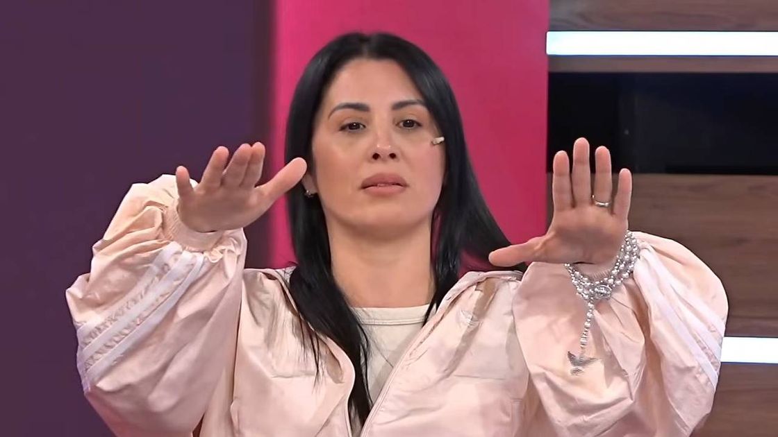 Leda reapareció con polémica: Llegan en silla de ruedas y se van empujando la silla