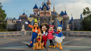 Disneylandia ahora es un centro de vacunación contra el coronavirus
