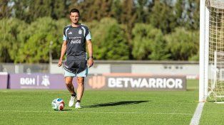 Scaloni, prepara el 11 de Argentina para este martes.