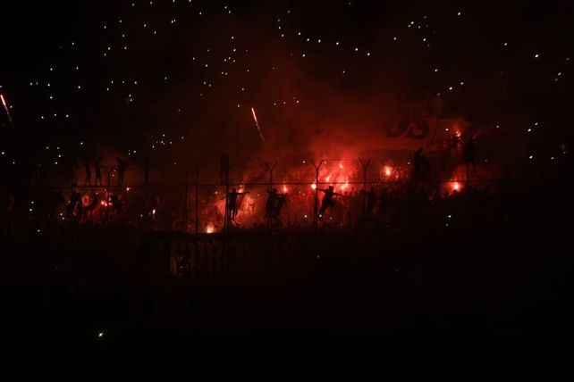 Los hinchas le tributaron a Newells un banderazo colosal antes del clásico
