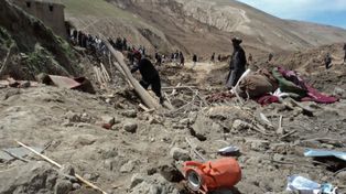 El gobierno afgano da por muertas a 2 mil personas enterradas por un alud