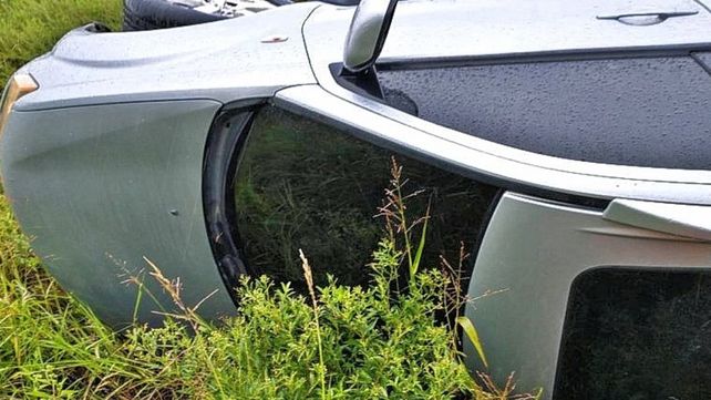 La camioneta circulaba sobre la ruta en dirección norte-sur.