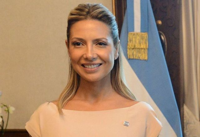 La primera dama súper relax: Fabiola Yánez se animó al jean y las zapatillas