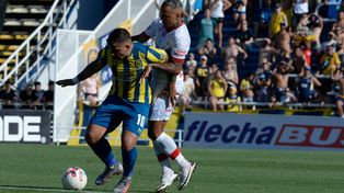 Emiliano Vecchio no pudo hacer pesar su buen juego ante la presión del equipo de Kudelka.