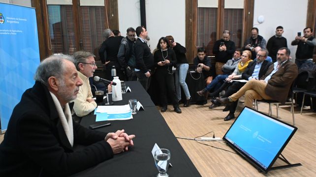 El secretario de Agricultura. Ganadería y Pesca
