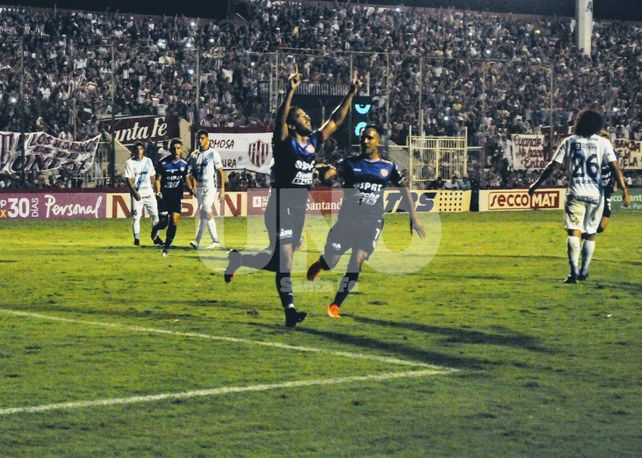 Unión alimentó su sueño copero con una goleada ante Temperley