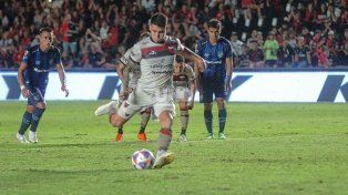 José Neris llegó a Colón con Saralegui, tuvo pocos minutos con Gorosito y tiene acordado su arribo a Peñarol.