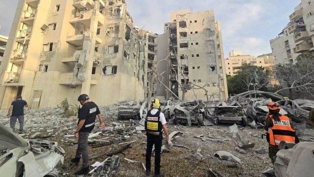 Irán bombardeó el sur israelí tras expirar el “alto al fuego total” anunciado por Trump