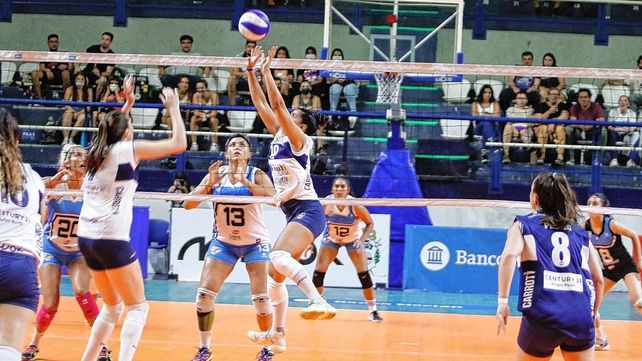 Gimnasia de La Plata derrotó a Tucumán de Gimnasia y se mantiene puntero de la competición. Prensa FeVA