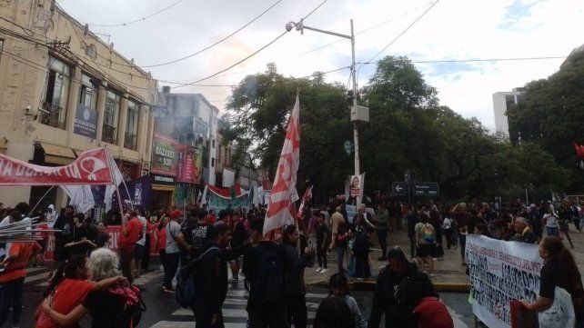 Multitudinaria marcha del 24 de marzo en Santa Fe para pedir memoria, verdad y justicia Multitudinaria marcha del 24 de marzo en Santa Fe para pedir memoria, verdad y justicia