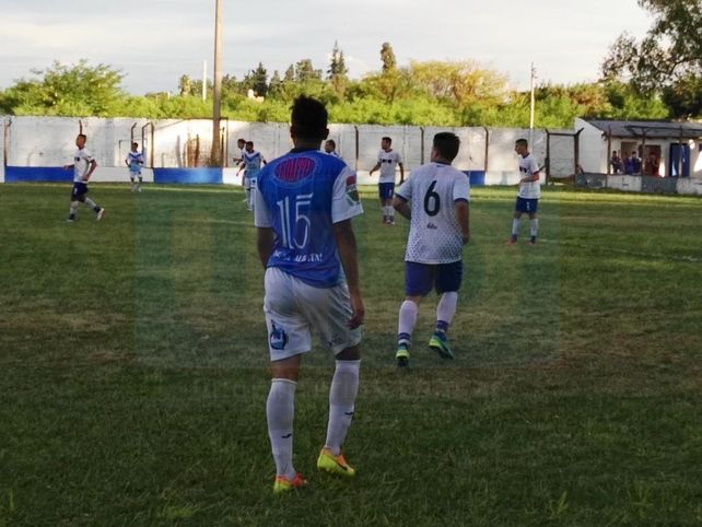 En un partido áspero, Sportivo Urquiza igualó ante Instituto
