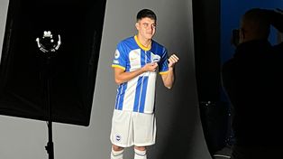 Facundo Buonanotte fue presentado días atrás en&nbsp; Brighton, entrenó y ahora jugará en la sub- 20.