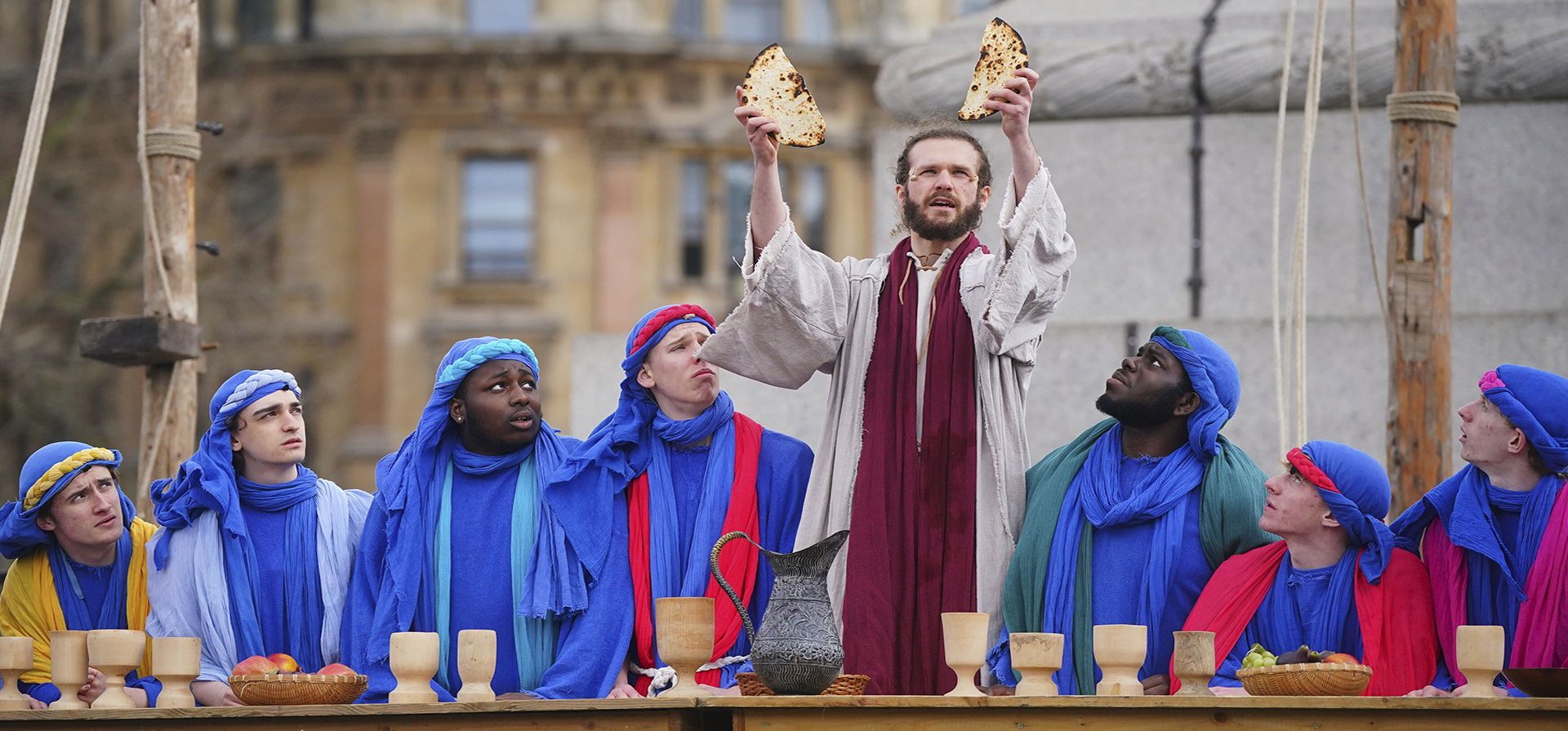 La Pasión de Jesús se representa ante una multitud en Trafalgar Square, Londres, el viernes 29 de marzo de 2024. (Victoria Jones/PA vía AP) La Pasión de Jesús se representa ante una multitud en Trafalgar Square, Londres, el viernes 29 de marzo de 2024. (Victoria Jones/PA vía AP)