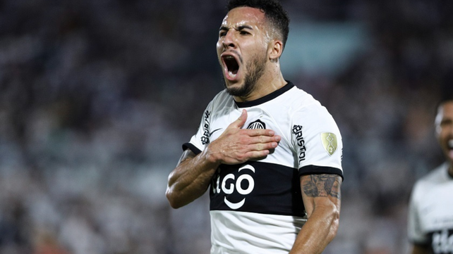 Fernando Cardozo jugó en Olimpia, que quiso reincorporarlo sin éxito, antes de pasar a Newell's.