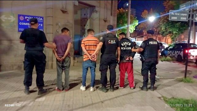 Le robaron la moto frente a Casa de Gobierno, activó el GPS y el Comando aprehendió a tres jóvenes