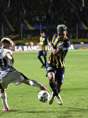 Es delantero, está en Central desde 2023, nunca hizo pie en Arroyito y ahora se irá a préstamo a Paraguay