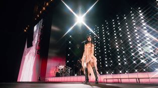 Lali viene de llenar cinco estadios de Vélez