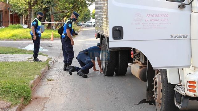 Paraná: un hombre de 80 años fue embestido por un camión y falleció