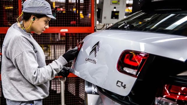 Citroën deja de fabricar autos en la Argentina. La empresa automotriz ofrece retiros voluntario y&nbsp; peligran unos 400 contratos laborales