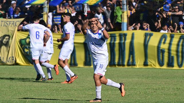 Otro gol del 10.&nbsp; Juan Cruz Vega marcó el único tanto en General Rodríguez para que Argentino le gane a Leandro N. Alem 1 a 0-&nbsp; 