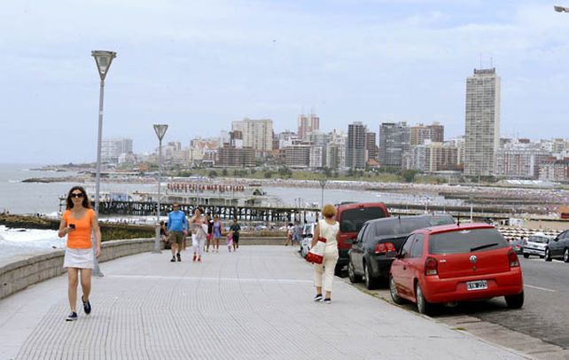 La Ciudad Feliz lucía ayer desierta
