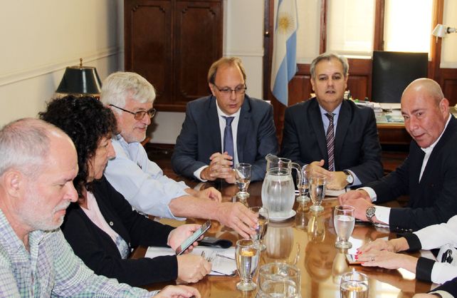 La comisión técnica de la paritaria central se vuelve a reunir.