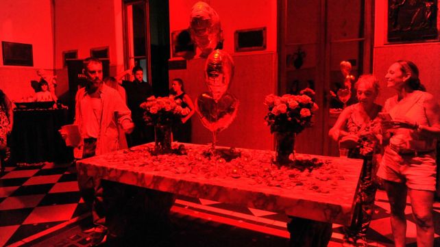 Luz roja. Anoche en el edificio de La Capital.