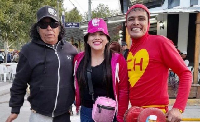 Una dupla de imitadores se enfrentó con un vendedor ambulante en plena peatonal de Córdoba