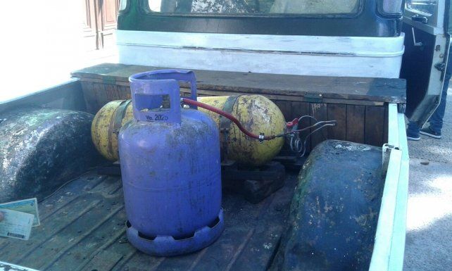 MacGyver: usaba una garrafa domiciliaria conectada al tubo de GNC