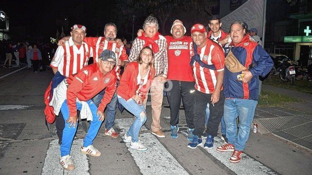 Los hinchas de Unión le pusieron color y pasión a la previa del partido ante Mushuc Runa Los hinchas de Unión le pusieron color y pasión a la previa del partido ante Mushuc Runa