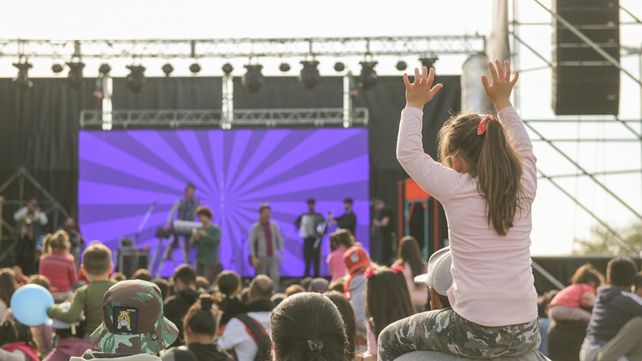 Cientos de niños y niñas disfrutaron las actividades del Festival de la Gurisada por el Día de las infancias