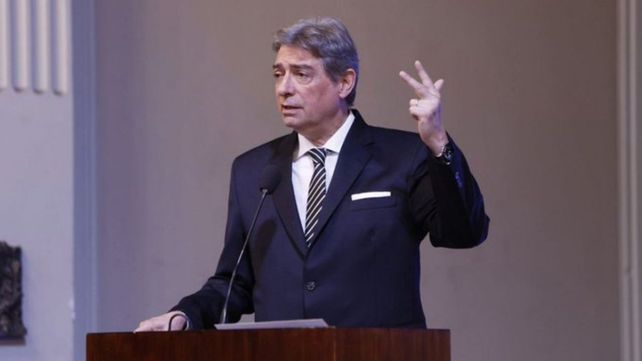 El sospechoso quedó bajo arresto por pintadas anónimas contra Horacio Rosatti.