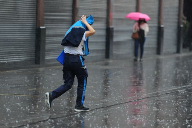 Alerta amarilla por tormentas fuertes para Rosario y la región