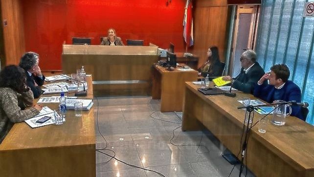 Se viene la primera indagatoria privada a dos policías