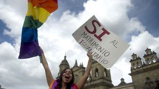 Alcalde de Roma desafía la ley al registrar 16 matrimonios igualitarios