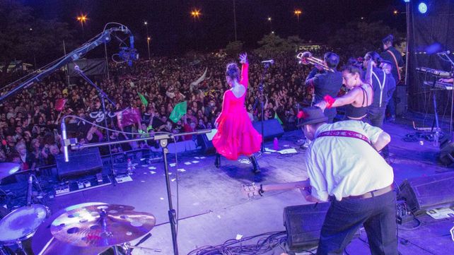 La banda rosarina Mamita Peyote presenta su disco Territorio peyote después de girar nueve meses por los barrios de la ciudad