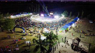 Las familias disfrutaron del espectáculo programado para el cierre de los programas de verano que impulsó la comuma de Alvear.
