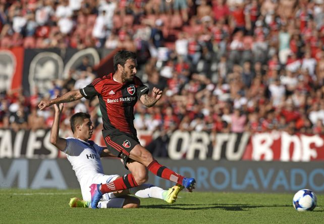 Tarde soñada. Nacho convirtió por primera vez en Newells tres goles en un partido.
